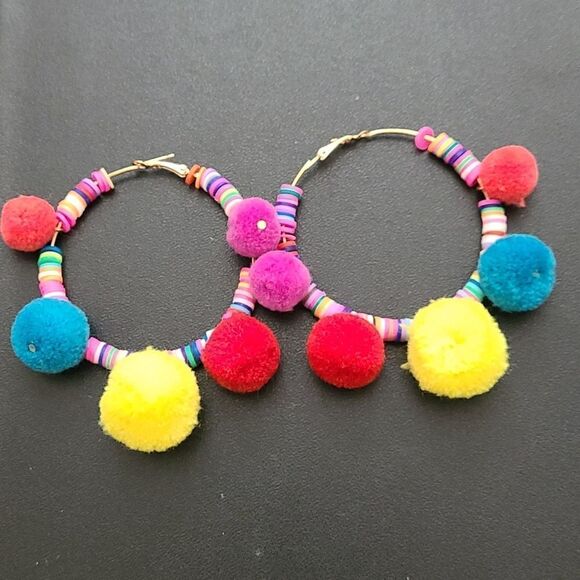 Fashion Jewelry Jewelry - Pom pom Fashion Jewelry design.